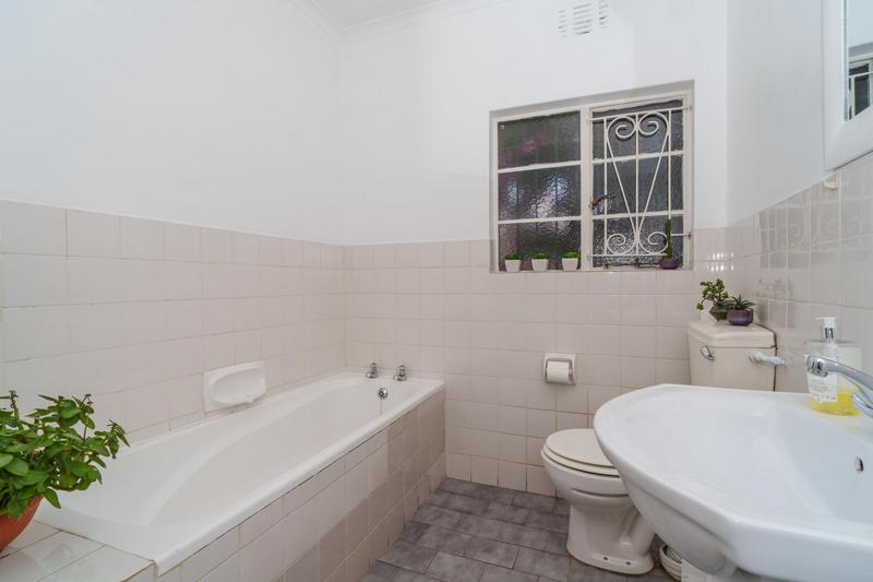 2 Bedroom Property for Sale in Harfield Village Western Cape